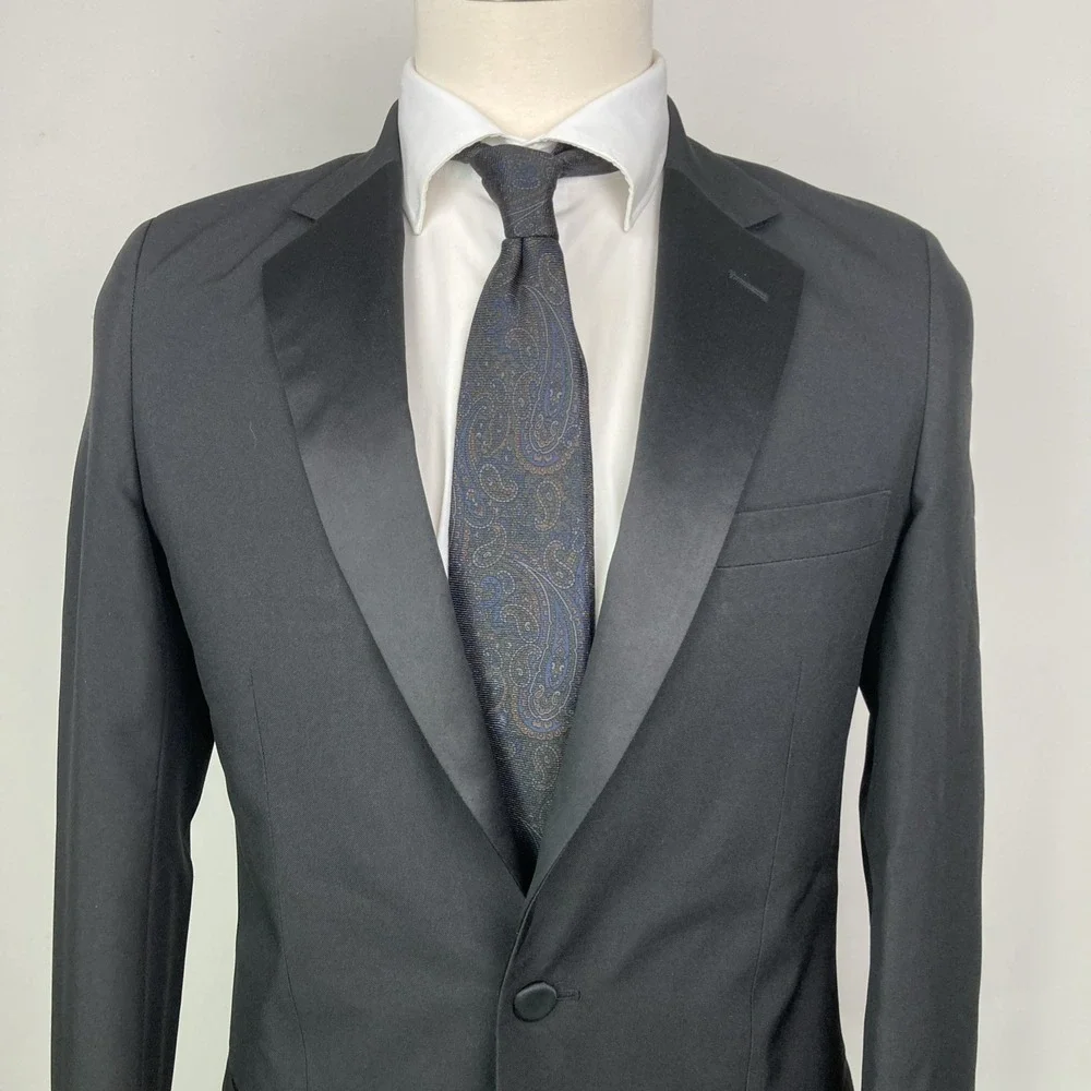 Boys Black Tuxedo Jacket‎ Size 18B 36R Formal Suit Coat Pre-Owned Condition